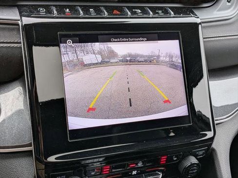 Certified 2023 Jeep Grand Cherokee Altitude AWD/4WD image 19