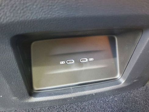 New 2026 Volkswagen Atlas Cross Sport SE FWD image 11