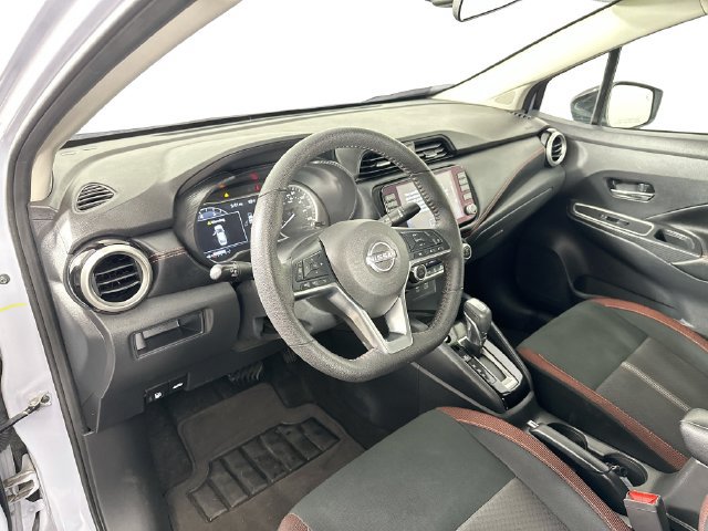 Used 2024 Nissan Versa SR FWD image 3