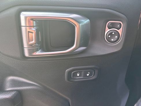 Used 2023 Jeep Wrangler Unlimited Rubicon w/ Cold Weather Group image 13