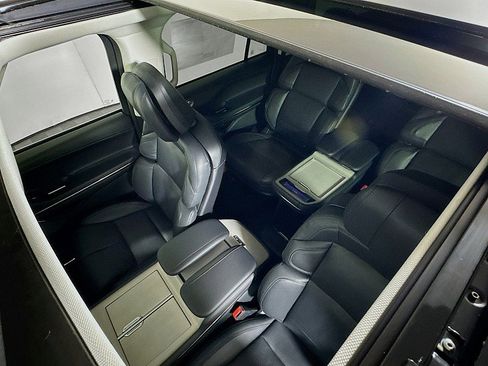 New 2025 Lincoln Navigator L Reserve image 14