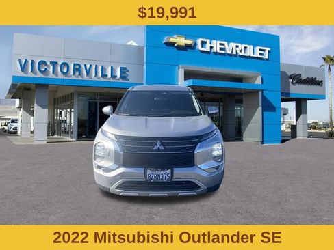 Used 2022 Mitsubishi Outlander SE AWD/4WD image 2