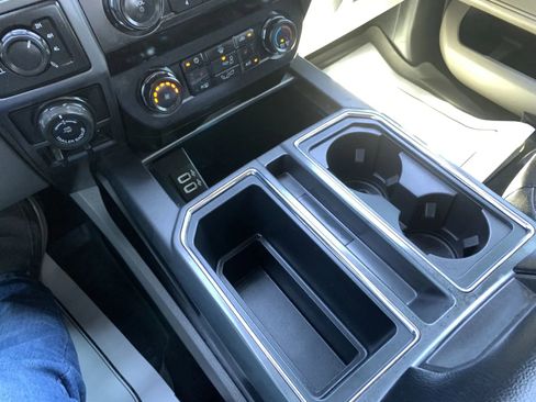 Used 2019 Ford F150 XLT w/ Equipment Group 302A Luxury AWD/4WD image 16