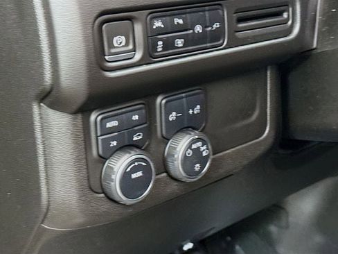 Used 2022 Chevrolet Tahoe LT w/ Luxury Package image 12