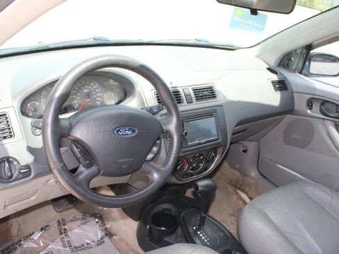 Used 2005 Ford Focus S FWD image 10
