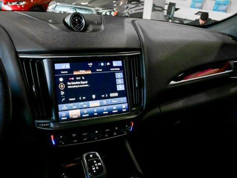 Used 2022 Maserati Levante GT image 38