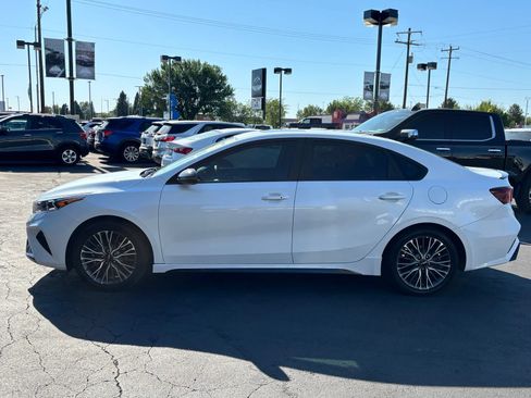 Used 2024 Kia Forte GT-Line w/ GT-Line Premium Package FWD image 3