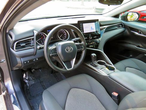 Used 2024 Toyota Camry LE image 12