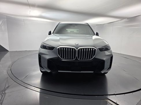 Used 2024 BMW X5 sDrive40i w/ M Sport Package RWD image 2