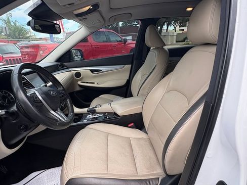 Used 2019 INFINITI QX50 Essential w/ Premium Heat Package AWD/4WD image 14