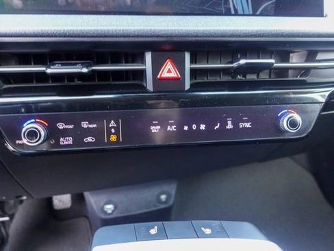 Used 2022 Kia EV6 Light image 19