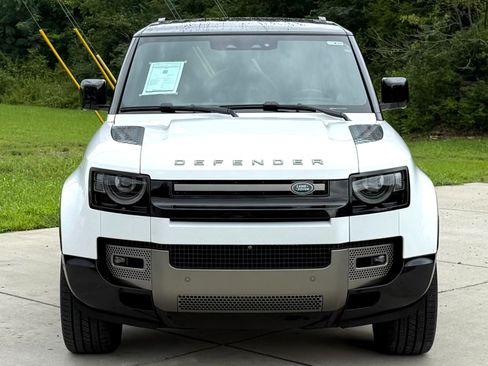 Used 2021 Land Rover Defender 110 X-Dynamic HSE AWD/4WD image 5