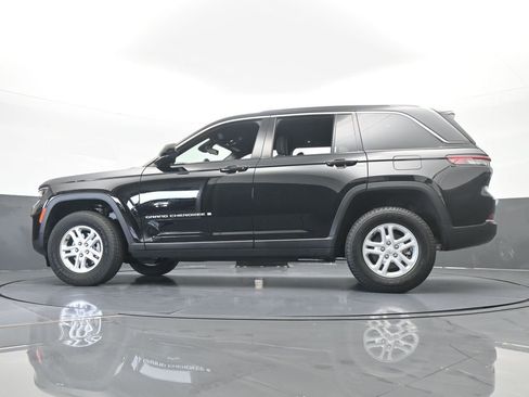 Used 2025 Jeep Grand Cherokee Laredo image 54