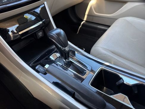Used 2017 Honda Accord EX-L image 24