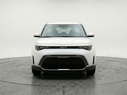 Used 2025 Kia Soul LX w/ LX Technology Package image 2