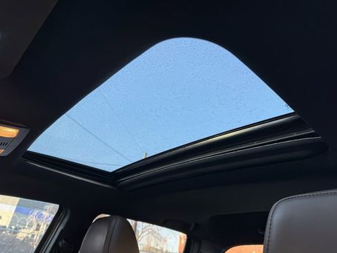 Used 2017 Toyota Tacoma Limited image 8