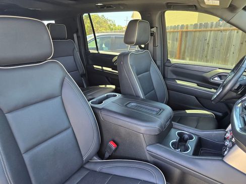 Used 2022 GMC Yukon XL SLT w/ SLT Premium Package AWD/4WD image 13