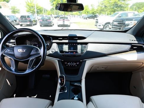 Used 2019 Cadillac XT5 FWD image 31