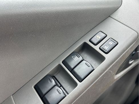 Used 2017 Nissan Frontier SV image 14