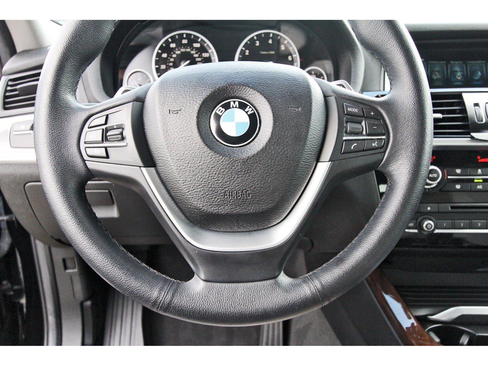 Used 2017 BMW X4 xDrive28i AWD/4WD image 18