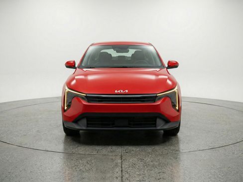 Used 2025 Kia K4 FWD image 2
