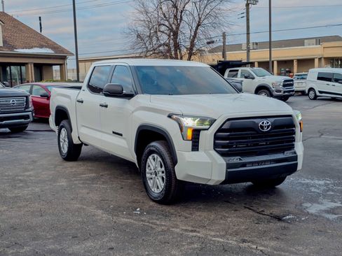 Used 2024 Toyota Tundra SR5 image 8