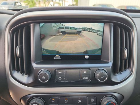Used 2021 Chevrolet Colorado LT w/ LT Convenience Package RWD image 14