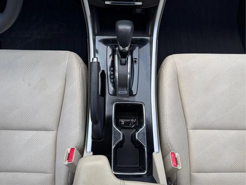 Used 2017 Honda Accord EX image 15