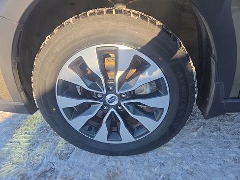 Used 2023 Subaru Outback Touring w/ Popular Package #2 image 9