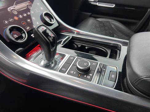 Used 2020 Land Rover Range Rover Sport SVR image 28