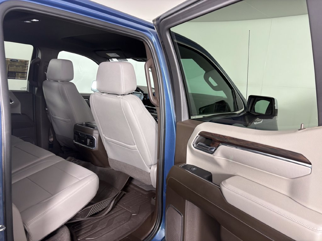 Used 2024 GMC Sierra 1500 SLT w/ SLT Premium Plus Package AWD/4WD image 33