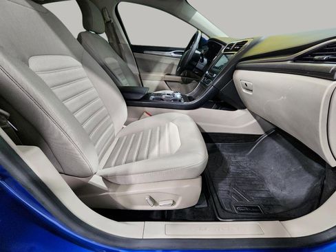 Used 2018 Ford Fusion SE w/ Fusion SE Technology Package image 27