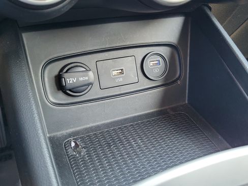 Used 2021 Hyundai Venue SEL w/ Cargo Package FWD image 31