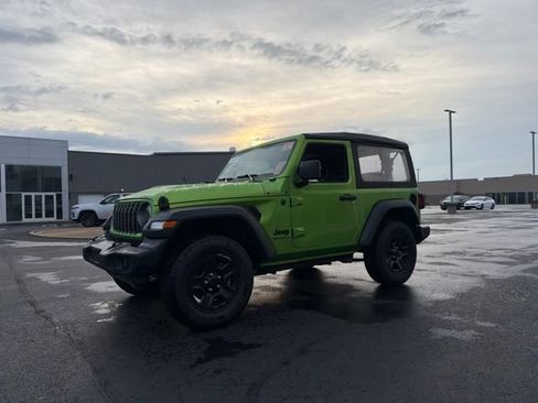 Used 2025 Jeep Wrangler Sport AWD/4WD image 3