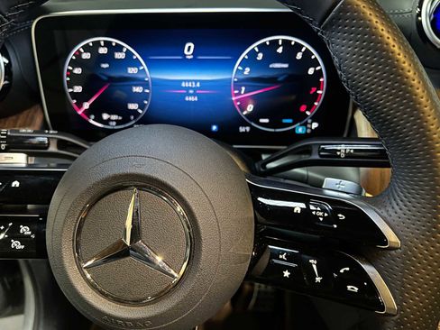 Used 2025 Mercedes-Benz GLC 300 GLC 300 image 28