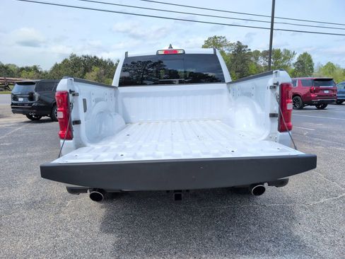 Used 2025 RAM 1500 Laramie AWD/4WD image 3
