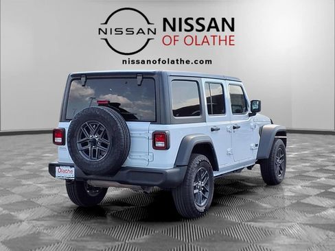 Used 2024 Jeep Wrangler Unlimited Sport AWD/4WD image 27