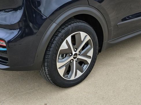 Used 2022 Kia Niro EX Premium image 7