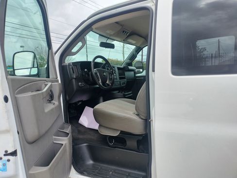 Used 2017 Chevrolet Express 2500 LS image 22