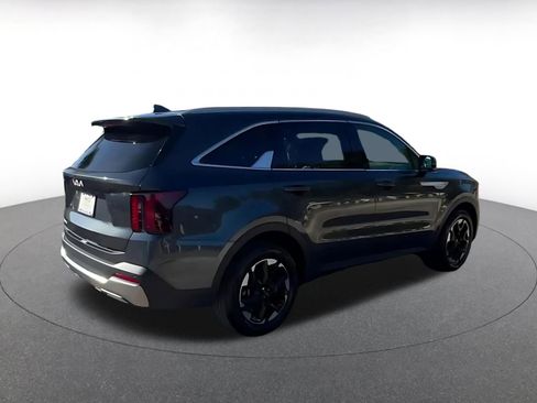 Used 2024 Kia Sorento S image 15