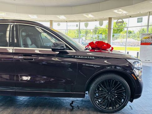 Used 2023 Lincoln Aviator Black Label w/ Dynamic Handling Package AWD/4WD image 3