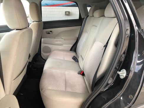 Used 2017 Mitsubishi Outlander Sport ES FWD image 9