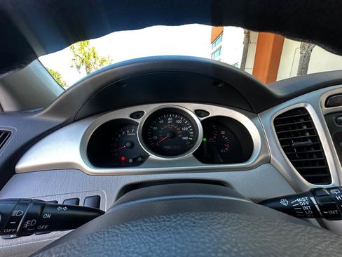 Used 2005 Toyota Highlander 2WD V6 image 15