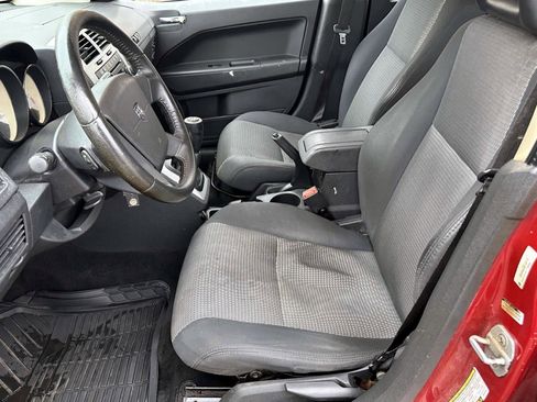 Used 2009 Dodge Caliber SXT image 16