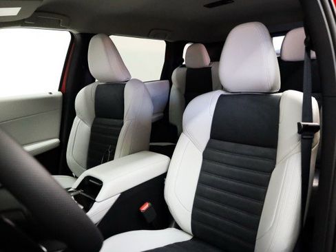 New 2025 Mitsubishi Outlander SE image 4