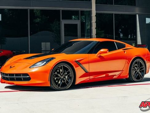Used 2019 Chevrolet Corvette Stingray Coupe w/ Carbon Flash Badge Package RWD image 5