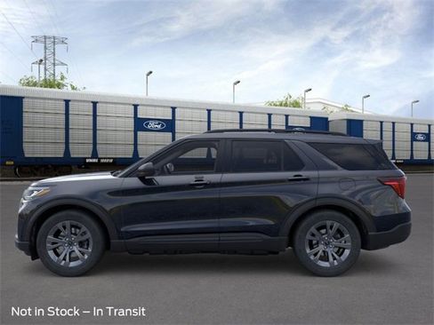 New 2026 Ford Explorer Active w/ Active Comfort Package image 3