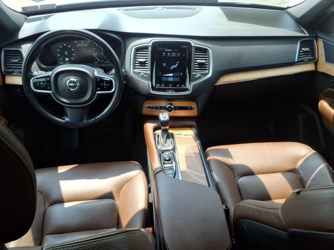 Used 2021 Volvo XC90 T6 Momentum w/ Climate Package AWD/4WD image 17