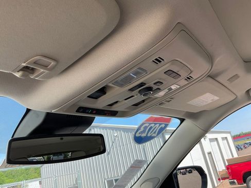 Used 2023 GMC Yukon Denali AWD/4WD image 15