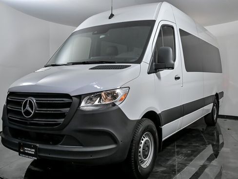 Used 2022 Mercedes-Benz Sprinter 2500 image 5
